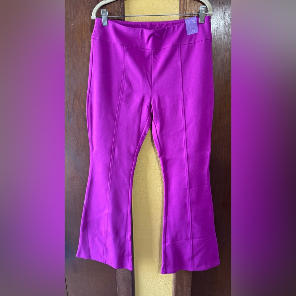💖 Dear Scarlett "It's MAGIC" Flare Pants – Magenta 💖 - Picture 2 of 5